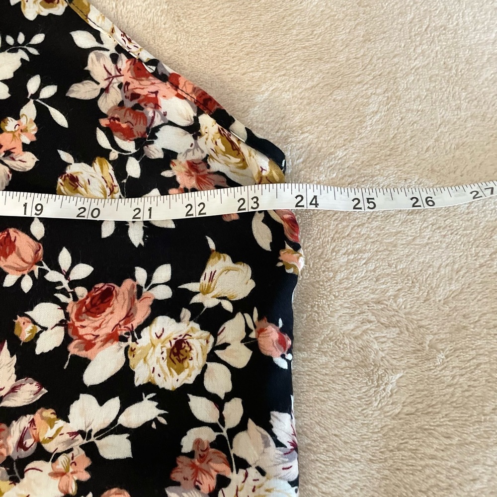 Libian Floral Sleeveless Top - Size 3X - Picture 8 of 10